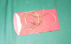 Bất ngờ với cách nữ 9X giấu chồng để mang 8 chiếc vòng vàng đi bán