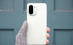 "Bom tấn" tầm trung vừa ra mắt: Rẻ hơn hàng flagship cả 10 triệu vẫn có đủ chip 8 Gen 5, pin lớn 7.400mAh