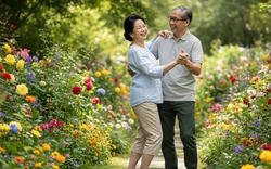 Không gồng mình ở thành phố, cặp vợ chồng 60 tuổi bán nhà 30 tỷ đồng về quê dưỡng già: nuôi mèo, trồng rau, nghĩ thôi đã thấy an nhàn