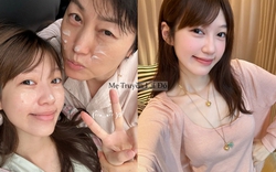 Mẹ tôi không dùng đồ đắt tiền nhưng da vẫn mịn đẹp nhờ cách bôi kem dưỡng đặc biệt