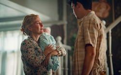 Nửa đêm xem phim Sex Education mà tôi ám ảnh: Giá như được nghe câu này sớm hơn thì đời tôi đã không có 10 năm đen tối!