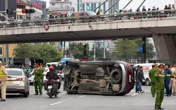 Hà Nội: Tạm giữ hình sự tài xế đâm lật xe ô tô ở Ngã Tư Sở