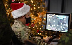 Để phát quà khắp thế giới, ông già Noel phải di chuyển nhanh đến mức nào?