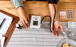 Không phải rượu bia hay muối, loại đồ uống phổ biến này có thể khiến huyết áp tăng vọt chỉ sau 1 giờ