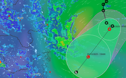 Áp thấp nhiệt đới sắp suy yếu, miền Trung tiếp tục mưa lớn