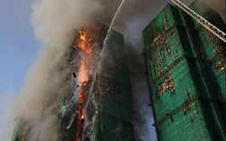 Phát hiện nhà thầu dùng lưới chống cháy giả khiến 151 người chết