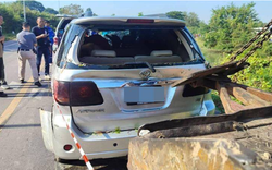 Phát hiện 9 thi thể trong một chiếc xe Toyota dưới kênh