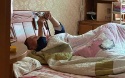 Chỉ nhìn 3 thứ trong phòng, cụ ông thuê giúp việc lương 50 triệu/tháng tin chắc mình "thắng đời"