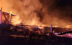 Nhà của huyền thoại thể thao bị nhấn chìm trong biển lửa kinh hoàng, cha qua đời, mẹ nguy kịch