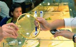 Sáng 30-12, giá vàng miếng SJC và vàng nhẫn đồng loạt giảm đến 5,5 triệu đồng/lượng