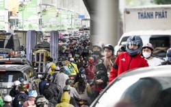 Bộ phim "VỀ QUÊ" chính thức được công chiếu: Toàn cảnh đường phố vào ngày cuối cùng của năm 2025