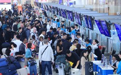 Khách đông kỷ lục, sân bay Nội Bài áp dụng công nghệ giảm ùn tắc