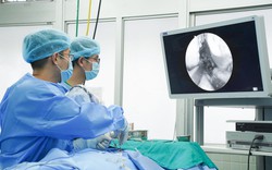 Ứng dụng công nghệ nội soi thần kinh phẫu thuật u tuyến yên khổng lồ