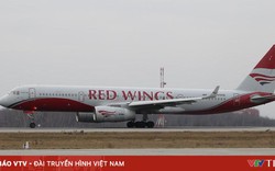 Máy bay chở hơn 400 khách hạ cánh khẩn cấp tại Moscow vì cháy động cơ