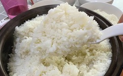Nấu cơm đừng chỉ cho nước: Thêm đúng 2 thứ này, cơm dẻo ngon gấp 10