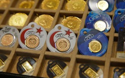 Đánh cắp 25 kg vàng, 50 kg bạc với tổng giá trị hơn 92 tỷ đồng, nhân viên tòa án bỏ trốn ra nước ngoài cùng vợ con