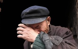 1 kiểu bất hiếu mới đang len lỏi trong từng gia đình: Cha mẹ không nhận ra còn tự hào khoe con cái!