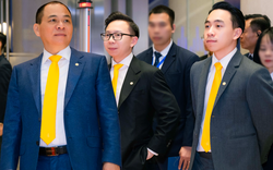 HOT: Gia đình tỷ phú Phạm Nhật Vượng xuất hiện tại lễ trao giải VinFuture 2025, 1 chi tiết rất gây chú ý