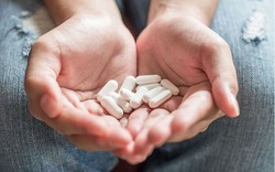 Lạm dụng thuốc giảm cân, trắng da 'siêu tốc', người trẻ nguy cơ suy thận cấp