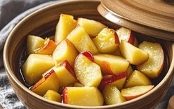 Đừng ăn táo sống nữa! Táo hấp với một thứ vừa bơm collagen vừa giảm mỡ bụng, người già lẫn trẻ nhỏ đều mê