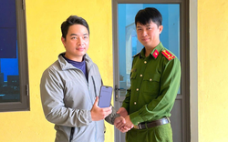 Mang 55 triệu đồng nộp vào cây ATM nhưng tiền không vào tài khoản, người đàn ông vội báo công an