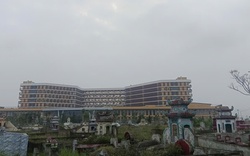 VIDEO: Bệnh viện gần 1.700 tỉ đồng sát nghĩa trang hàng ngàn lăng, mộ