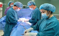 Búi tóc nặng 0,5kg trong dạ dày bệnh nhi 6 tuổi