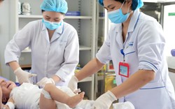 Cấp cứu kịp thời bé 13 tháng tuổi bỏng nước sôi nặng