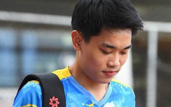 Dàn trai đẹp U22 Việt Nam tươi rói trên sân tập, thu hút gái xinh Thái Lan chăm chú theo dõi