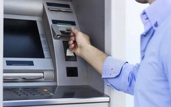 Ra ATM rút tiền mặt, hệ thống báo lỗi 5 lần nhưng 50 triệu đồng vẫn bị trừ, ngân hàng không có lỗi, công an cảnh báo trò lừa đảo tinh vi