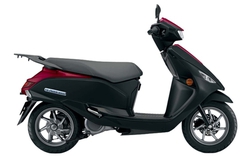 Chi tiết về chiếc xe tay ga điện đầu tiên của Suzuki: Quyết tâm vượt mặt Honda và Yamaha