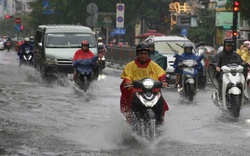 Mưa lớn sáng nay ở TP HCM: Có nơi đo được lượng mưa trên 200 mm