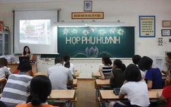 Họp phụ huynh về tôi không biết phải đối mặt với con mình thế nào, điểm nó kém nhưng người "sợ hãi" lại là tôi