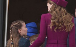 Khoảnh khắc ngọt ngào giữa Vương phi Kate và Công chúa Charlotte trên ban công Cung điện Buckingham khiến fan tan chảy