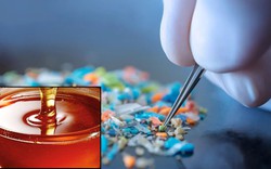 Bất ngờ vi nhựa có ngay trong thứ ngọt ngào được ví như “vàng lỏng”: 2 lưu ý để giảm nguy cơ