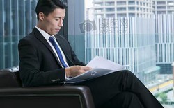 Đàn ông sau tuổi 30 lưu ý: 3 ĐIỀU phải nghĩ, 5 VIỆC phải làm nếu muốn sang giàu, "vợ đẹp con khôn", bạn bè nể trọng!