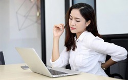 Sai lầm của dân văn phòng: Đau rã rời mới tìm cách chữa, trong khi có nhiều cách để phòng tránh từ đầu