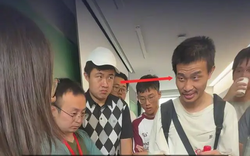 Hai thiên tài toán học cùng xuất hiện trong một khung hình: Vi Thần bất ngờ "phá vỏ", sôi nổi tranh luận trước đám đông