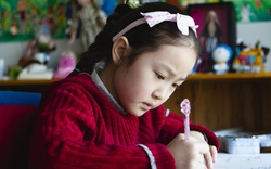 Ở trường học, nhìn thoáng qua 1 đứa trẻ, làm sao biết được gia đình có hạnh phúc hay không?