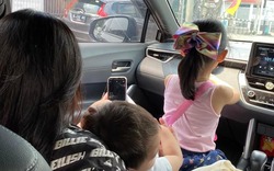 Cha mẹ EQ thấp dẫn con đến quán cafe hay làm 5 việc: Chán, chả buồn nói!