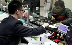 Người đàn ông gửi tiết kiệm 3,4 tỷ đồng, khi đến rút phát hiện còn 0 đồng, ngân hàng tuyên bố: “Anh vẫn còn nợ chúng tôi 5,4 tỷ đồng”