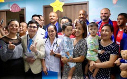 Dàn sao "Man Đỏ" đổ bộ Bệnh viện Tâm Anh