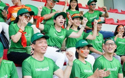 Các cổ động viên của Herbalife Việt Nam góp phần truyền cảm hứng và niềm tin cho những cô gái vàng của Bóng đá Việt Nam