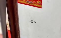 Chủ nhà sốc khi giải mã ký hiệu lũ trộm đánh dấu ở cửa: ‘Nghèo không có gì lấy'
