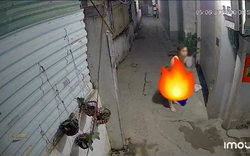 Người đàn ông "thoát y" đuổi theo cô gái trong đêm ở Hà Nội: Đoạn clip gần 1 phút gây bức xúc