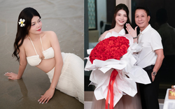 Huấn luyện viên Văn Sỹ Sơn U60 vẫn cưới vợ trẻ đẹp, vóc dáng quyến rũ cùng phong cách sống hiện đại