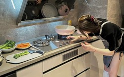 Bác sĩ Harvard tiết lộ 3 vật dụng ĐỘC HẠI “trốn” trong nhà, trong đó có 2 thứ không căn bếp nào thiếu