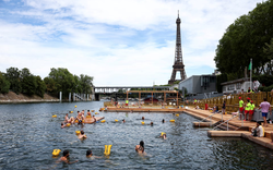 Người dân Paris nô nức đi bơi ở dòng sông từng ô nhiễm kim loại nặng nhất thế giới