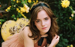 Emma Watson "tự hủy", hỏng luôn cả hình tượng ngọc nữ nức tiếng showbiz