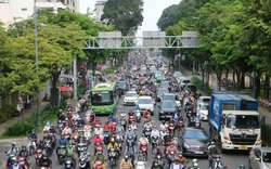 TPHCM chuyển đổi xe xăng sang xe điện như thế nào?